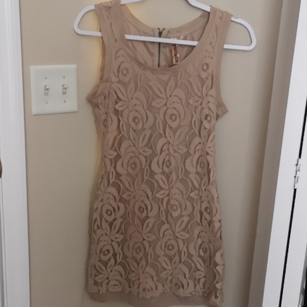 Super cute floral lace dress